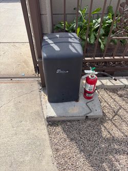 Electric gate stuck or not opening? Fast solution for motor, chain, and sensor issues