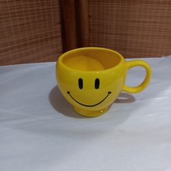 Teleflora Happy Face Smile Mug