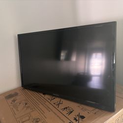 Insignia 32” Tv 