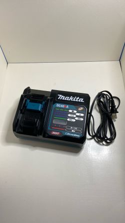 Makita XGT 40v charger DC40RA