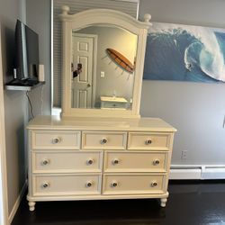 Kids Raymour & Flanigan/Build-A-Bear Bedroom Set