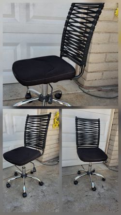**Black Bungee Office Chair with Chrome Base**