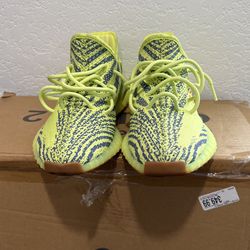 Yeezy 350 Semi Frozen Yellow SZ 8.5 Like New