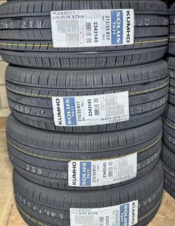 215/55R17 Kumho Set 4 New Tires