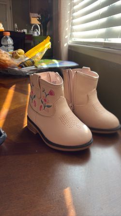 Pink baby girl boot