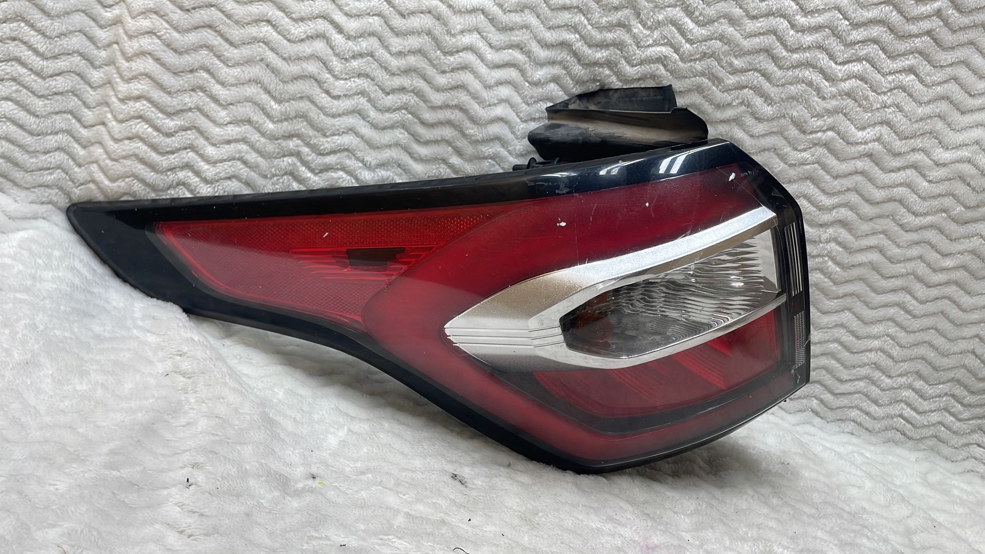 2017-2019 FORD ESCAPE LED TAIL LIGHT LEFT DRIVER SIDE OEM