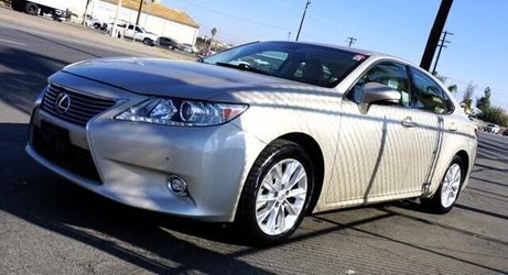 2014 Lexus ES 300h Sedan 2.5L L4 DOHC 16V HYBRID Continuously Variabl