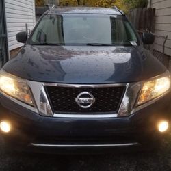 14 Nissan Pathfinder Platinum Edition Fully Loaded