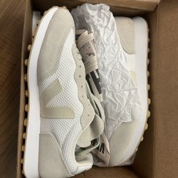 Veja Woman Shoes Size 9