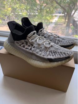 Yeezy 350 v2 Size 9
