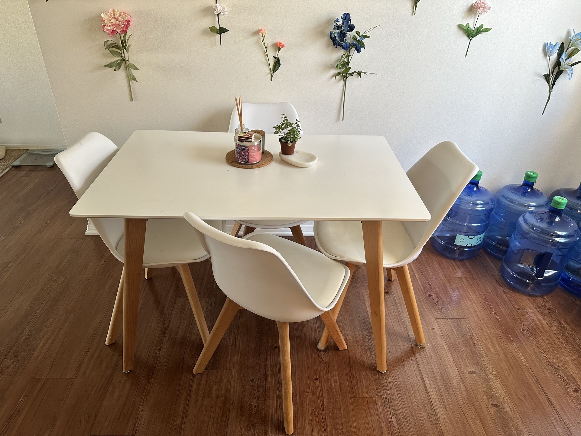 Dining Table set of 4