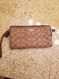 AUTHENTIC Coach clutch/wallet.