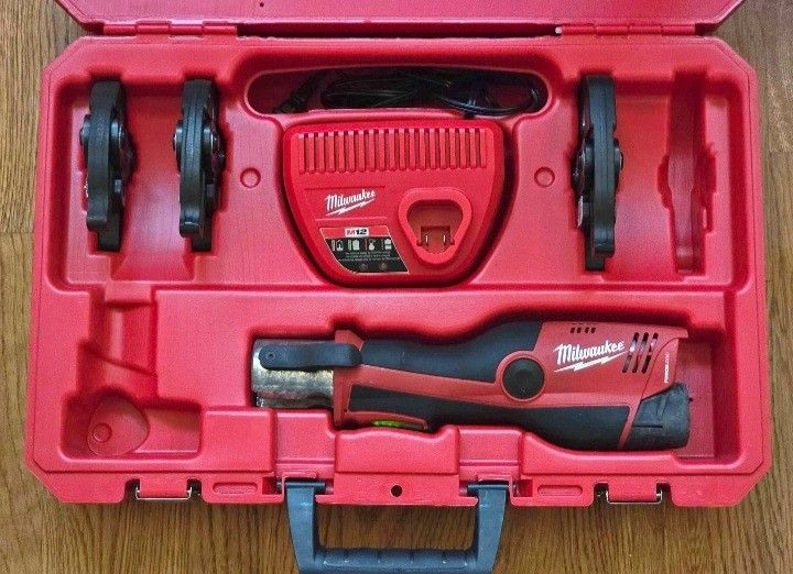 Milwaukee-M12-Force-Logic-Press-Tool