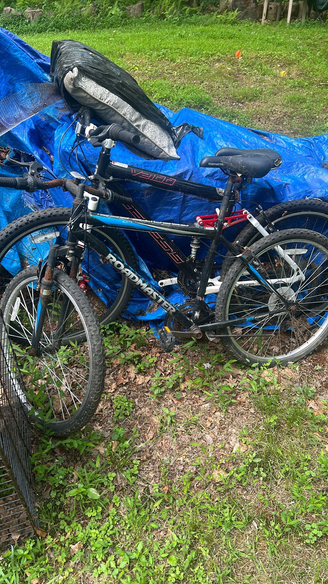 2 Mountain Bikes