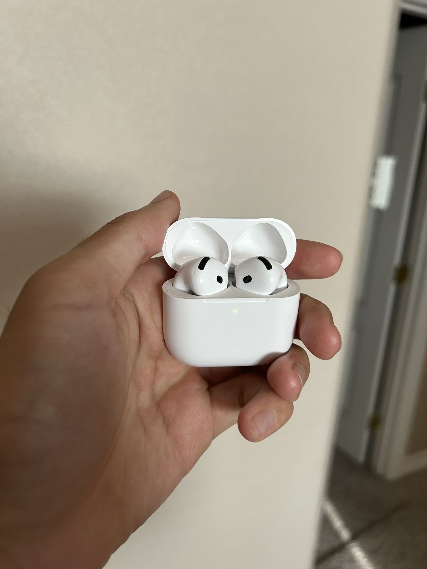 AirPods 4 ANC