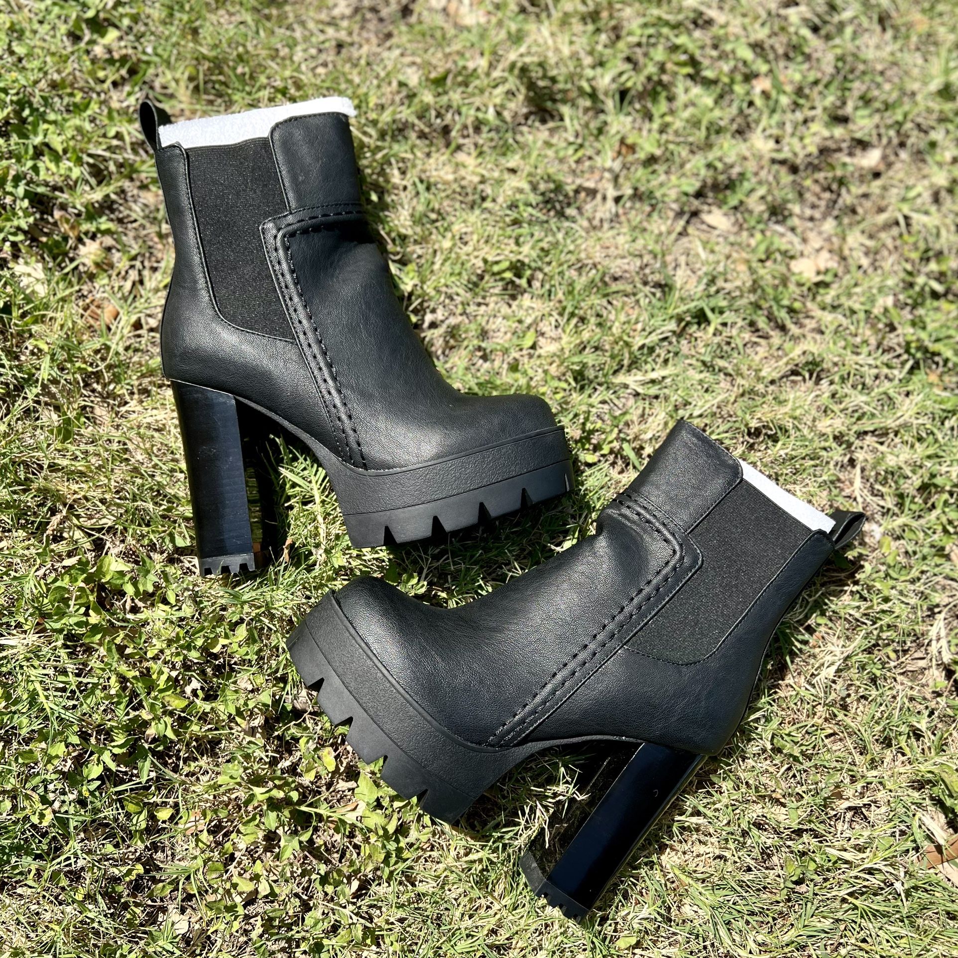 High Heeled Ankle Boots Platform Black - Size 6.5 Womens