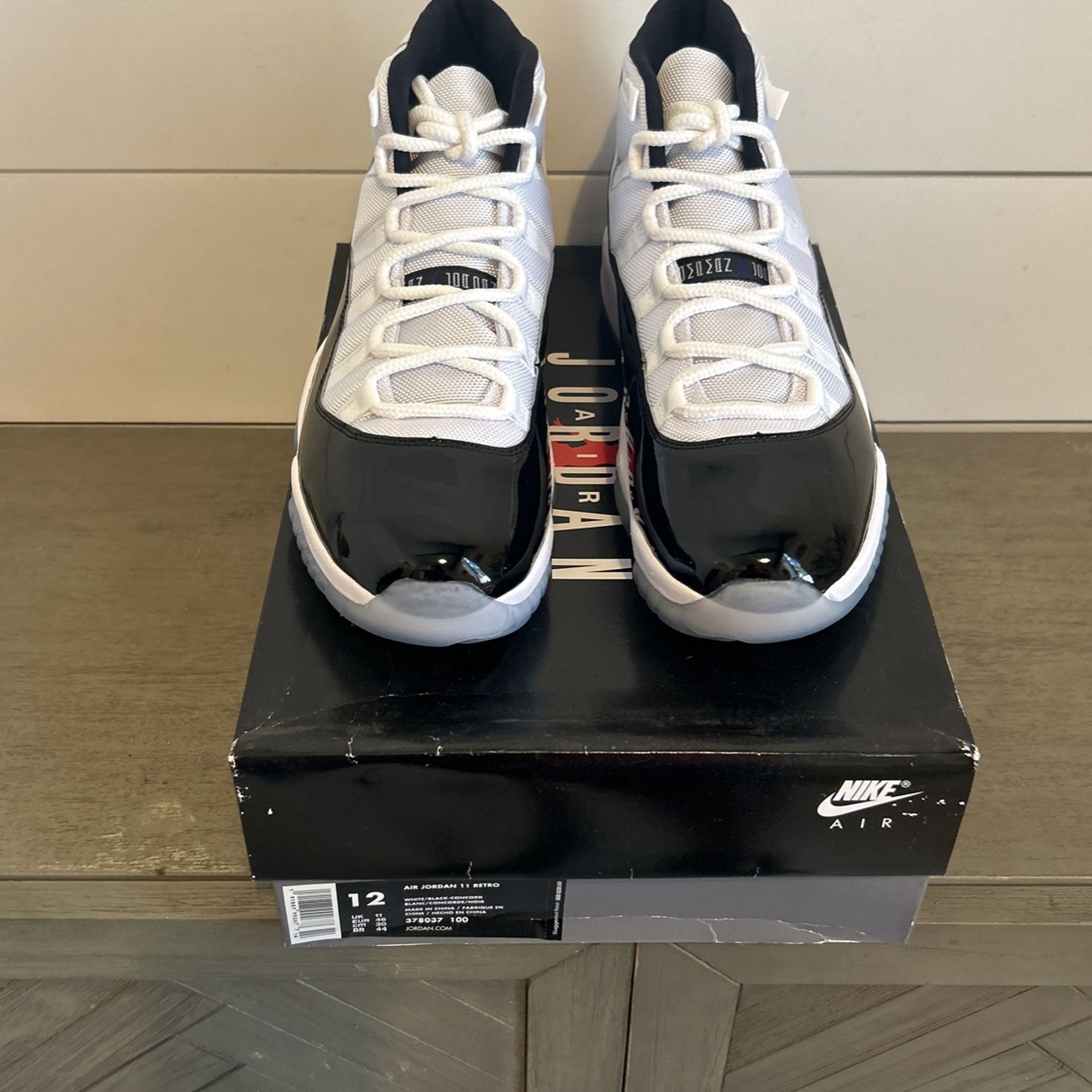 Air Jordan 11 Concord