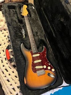 Fender AVRI 62 Stratocaster with case