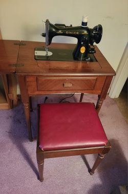 VINTAGE SINGER 15-91 GEAR DRIVEN SEWING MACHINE -  PRISTINE CONDITION 