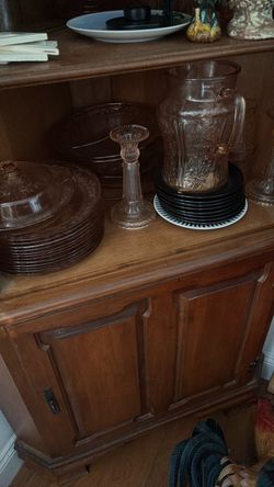 Bunch of depression glass very good condition