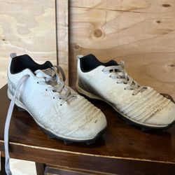 Kids Football Cleats Size 4