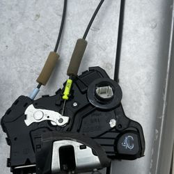 2009 Toyota Camry Driver Side Door Latch With Cables