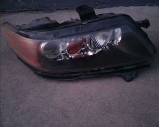 Headlights 2 for acura tsx 2004 to 2005