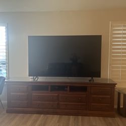 TV Hutch and TV 85”