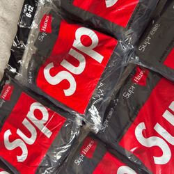 Black supreme socks