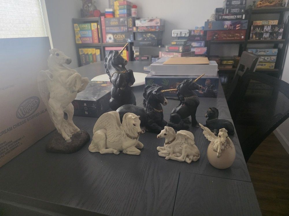 Windstone Pena Unicorn And Pegasus Sets.