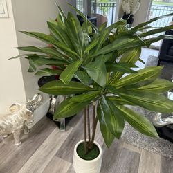 Pretty Artificial Plant With Planter ! Brand New