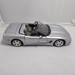 Bburago 1:18 Chevrolet Corvette Convertible Silver Die-Cast Model Car (UA)