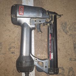 Senco STAPLE GUN 