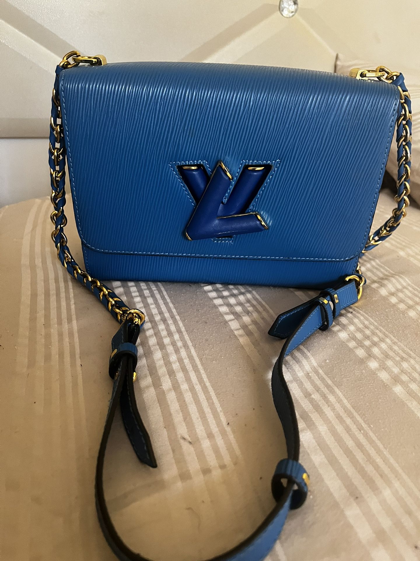 Luis Vuitton Lock for Sale in Queens, NY - OfferUp