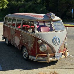 1967 Volkswagen Deluxe Bus