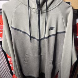 Nike Tech Fleece Olive Green Size Large Lightly Used 