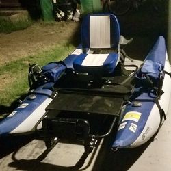 Roanoke pontoon boat