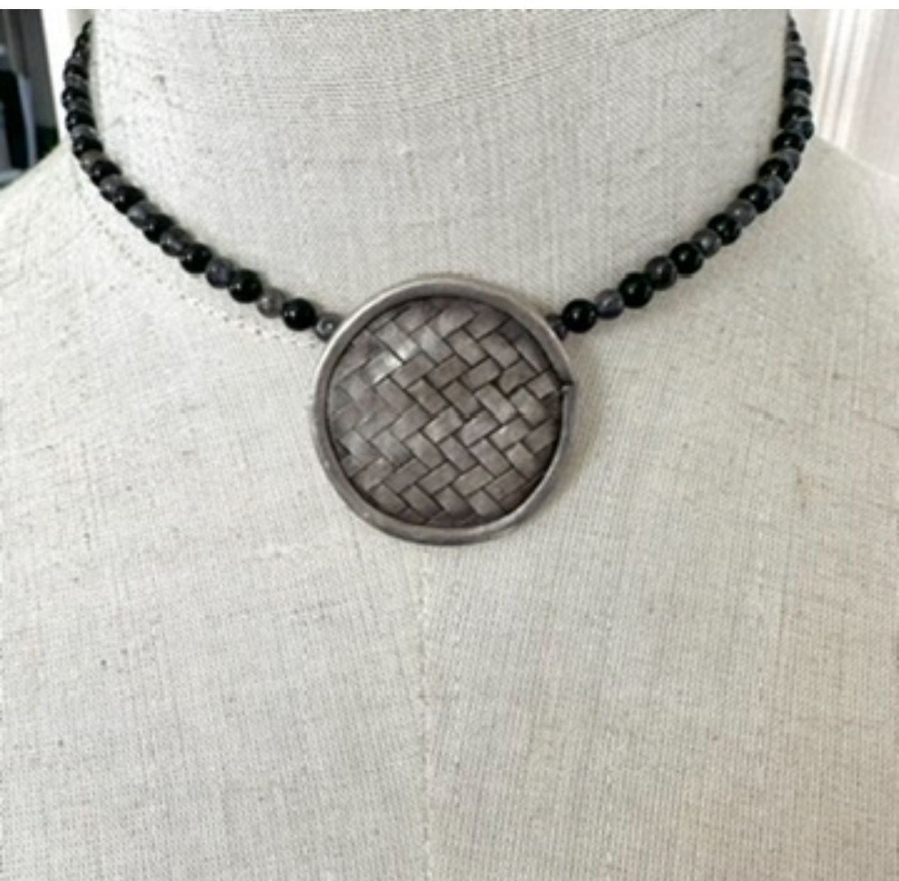Sterling silver onyx and amethyst beaded choker pendant necklace