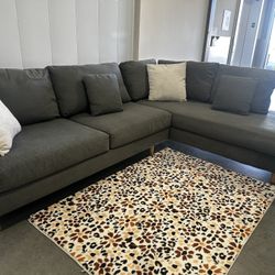 GRAY SECTIONAL COUCH W/ FREE DELIVERY 