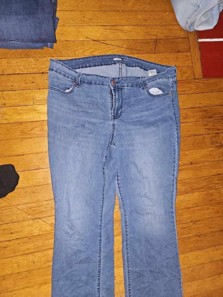 Lightly Worn Old Navy Boot Cut Size 20+