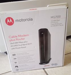 Motorola - Dual-Band AC1900 Router with 16 x 4 DOCSIS 3.0 Cable Modem - Black