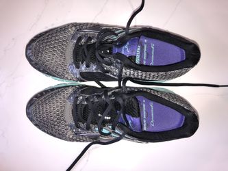 Mizuno Women’s Gym / Athletic Shoe Size 7.5