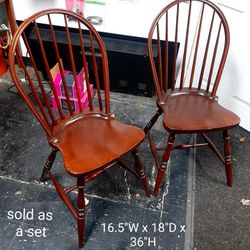 Early Century Dodge Windsor Style Hardwood Chairs / 2 Vintage Livingroom Chairs / Fin