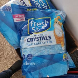 5 Bags. CRYSTALS CAT LITTER 