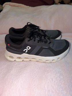On cloud womens shoes size 10