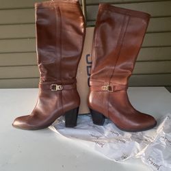 Long Pretty Brown Boots 