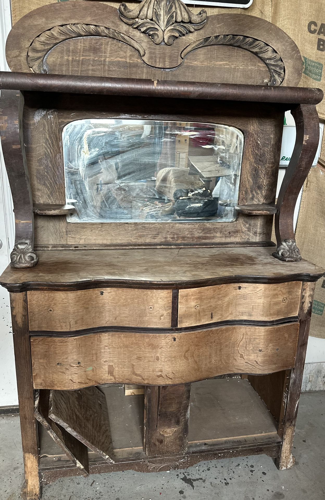 (antique)Early 1900s Solid Oak Dresser 