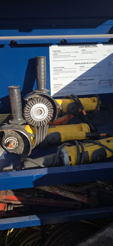 Dewalt Grinders 2 Angle Grinders And 1 Pencil Grinder