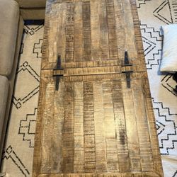 Coffee table With storage For Sale 