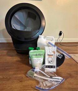 Litter Robot 4 with accessories